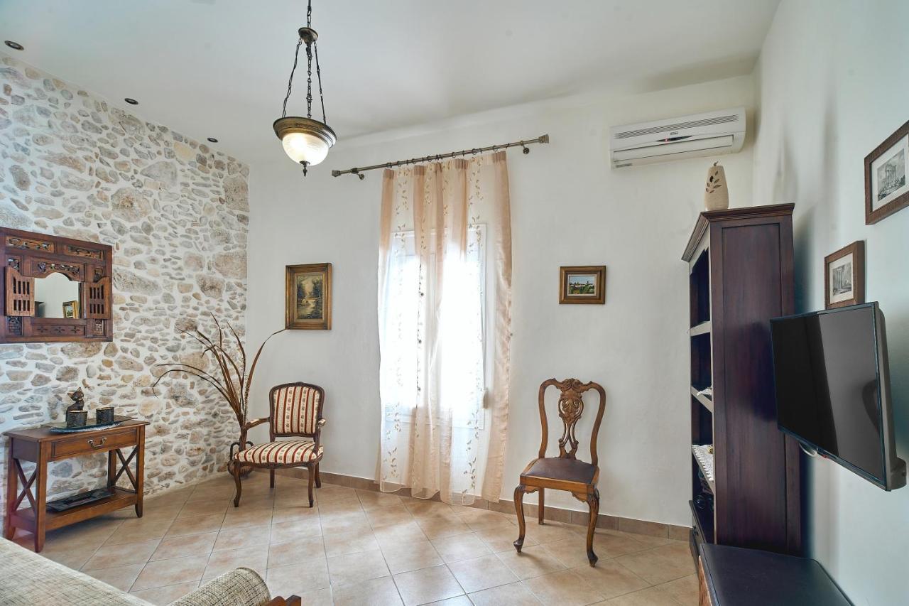 Ekavi Apartment 키사모스 외부 사진